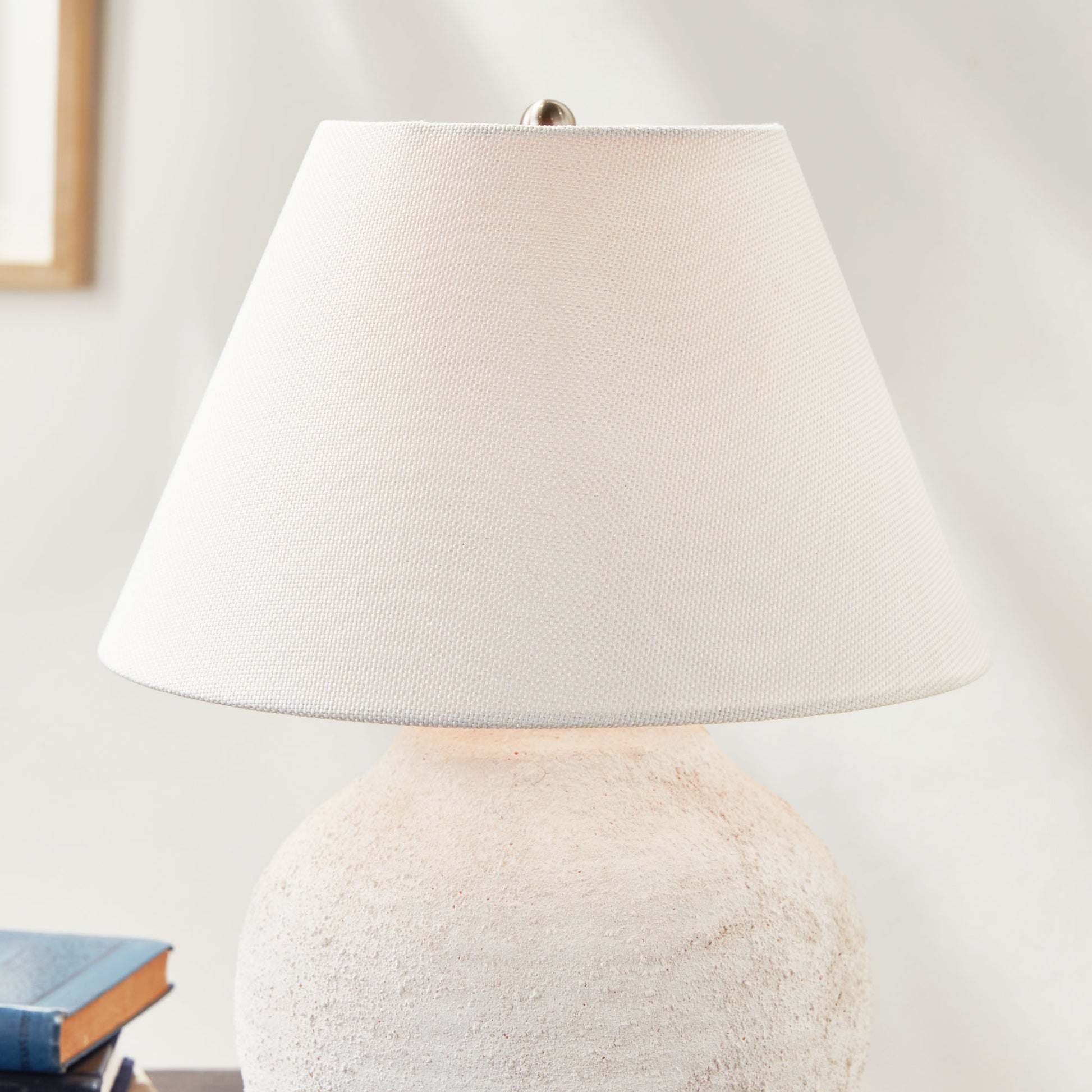 Textured white table lamp - stylish home accent (Image7).