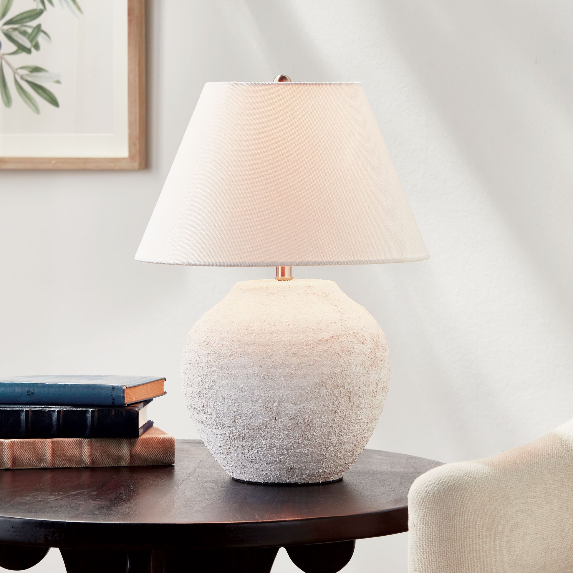 Textured white table lamp - stylish home accent (Image8).