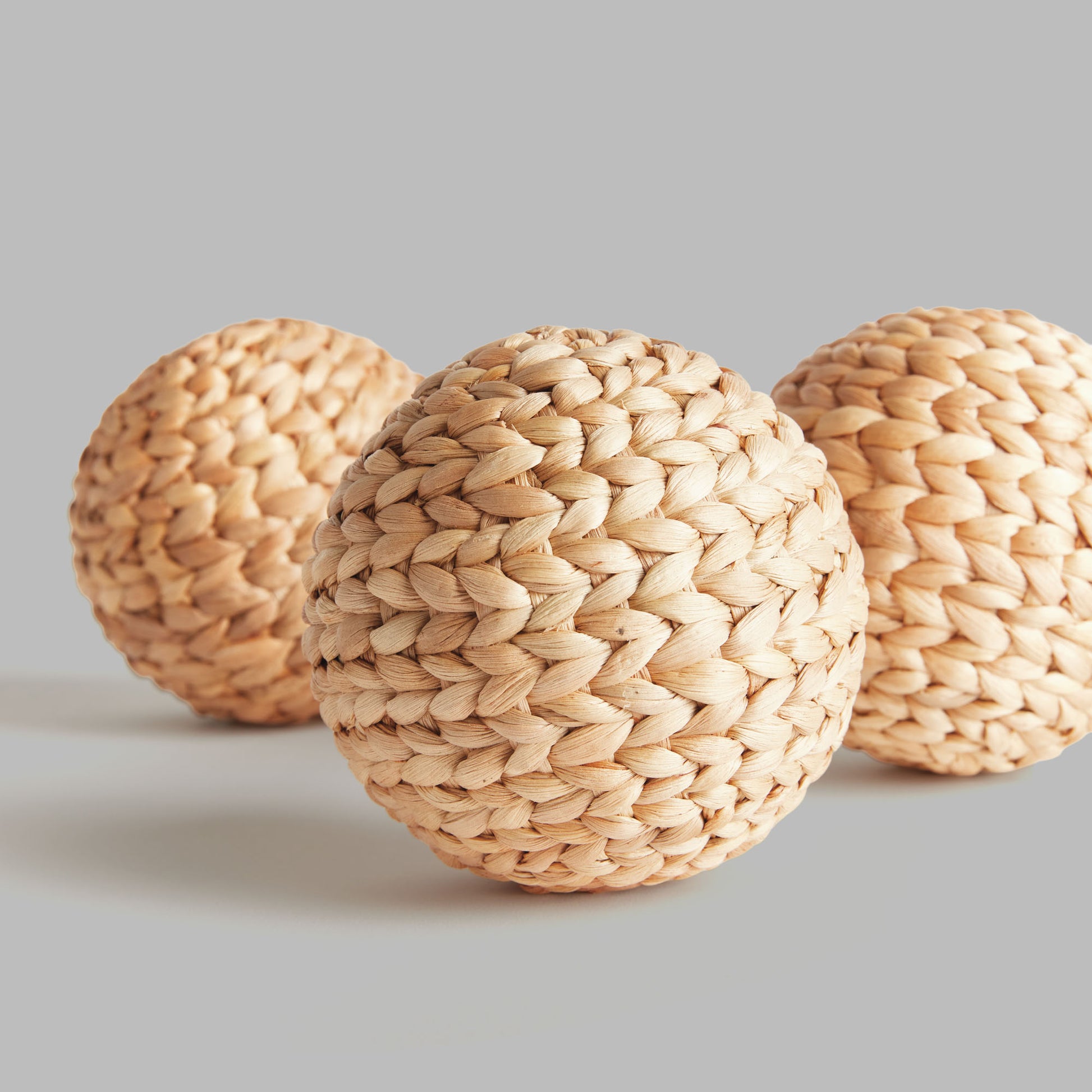 Water hyacinth orbs 4.5 inch (set of 3) - stylish home accent (Image1).