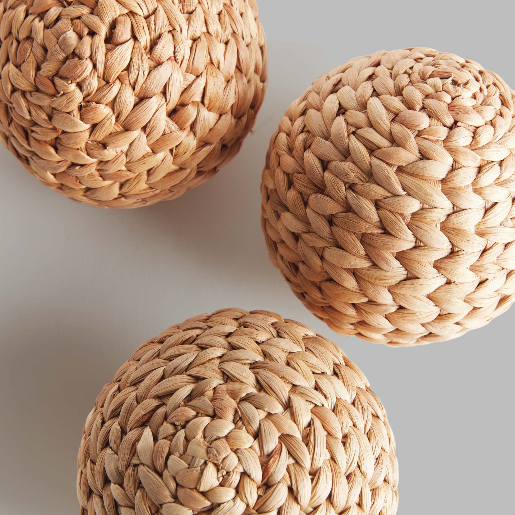 Water hyacinth orbs 4.5 inch (set of 3) - stylish home accent (Image2).
