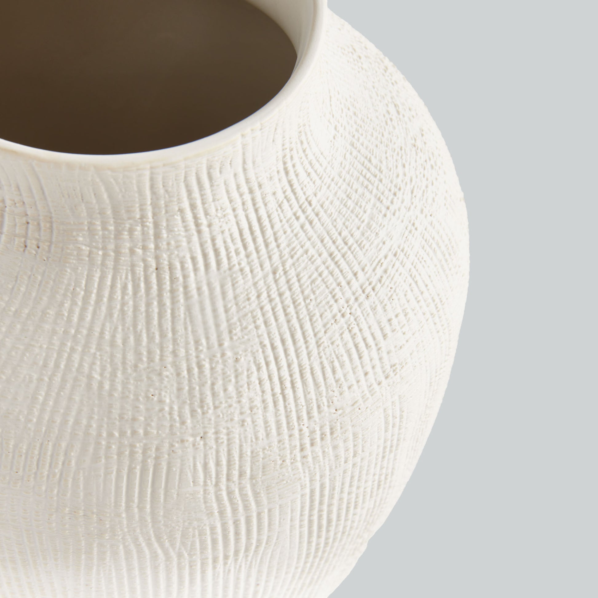 White crosshatch small vase - stylish home accent (Image2).