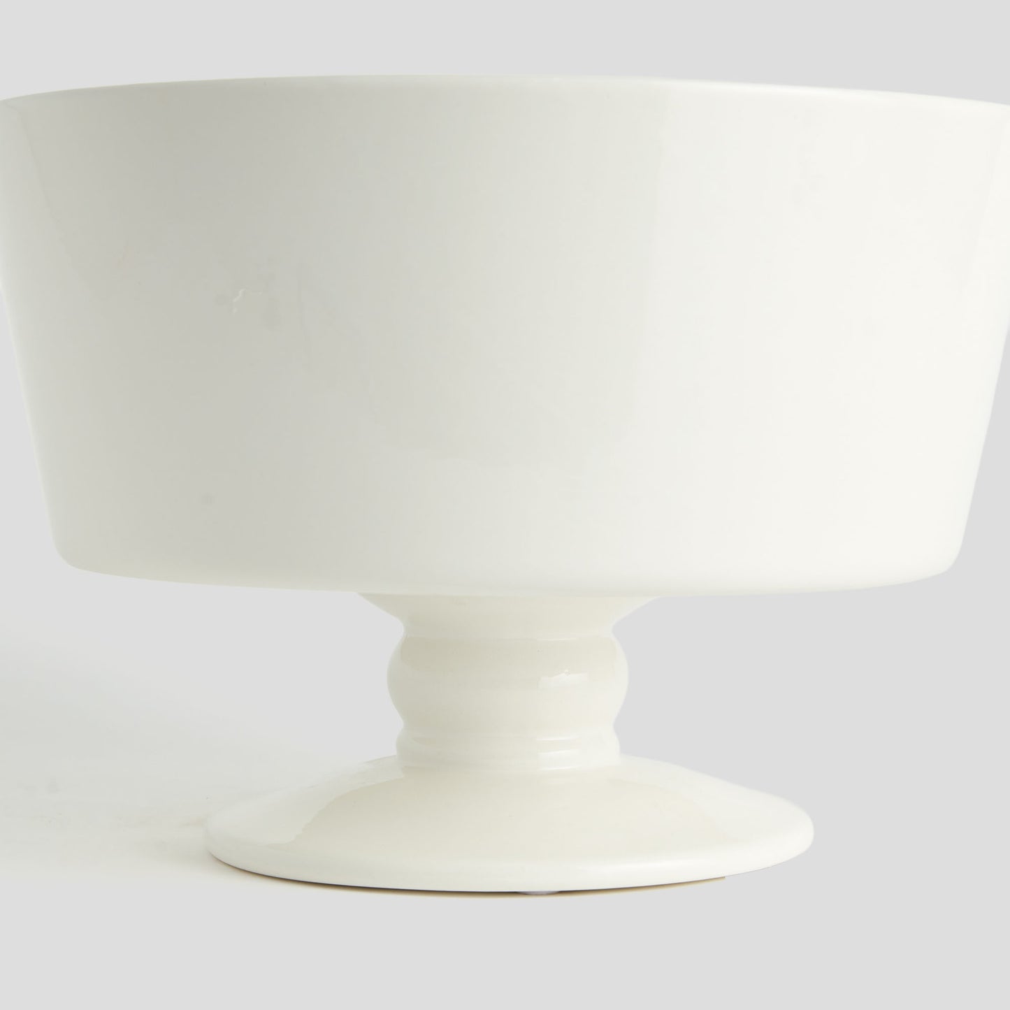 White handcrafted ceramic footed bowl - stylish home accent (Image3).