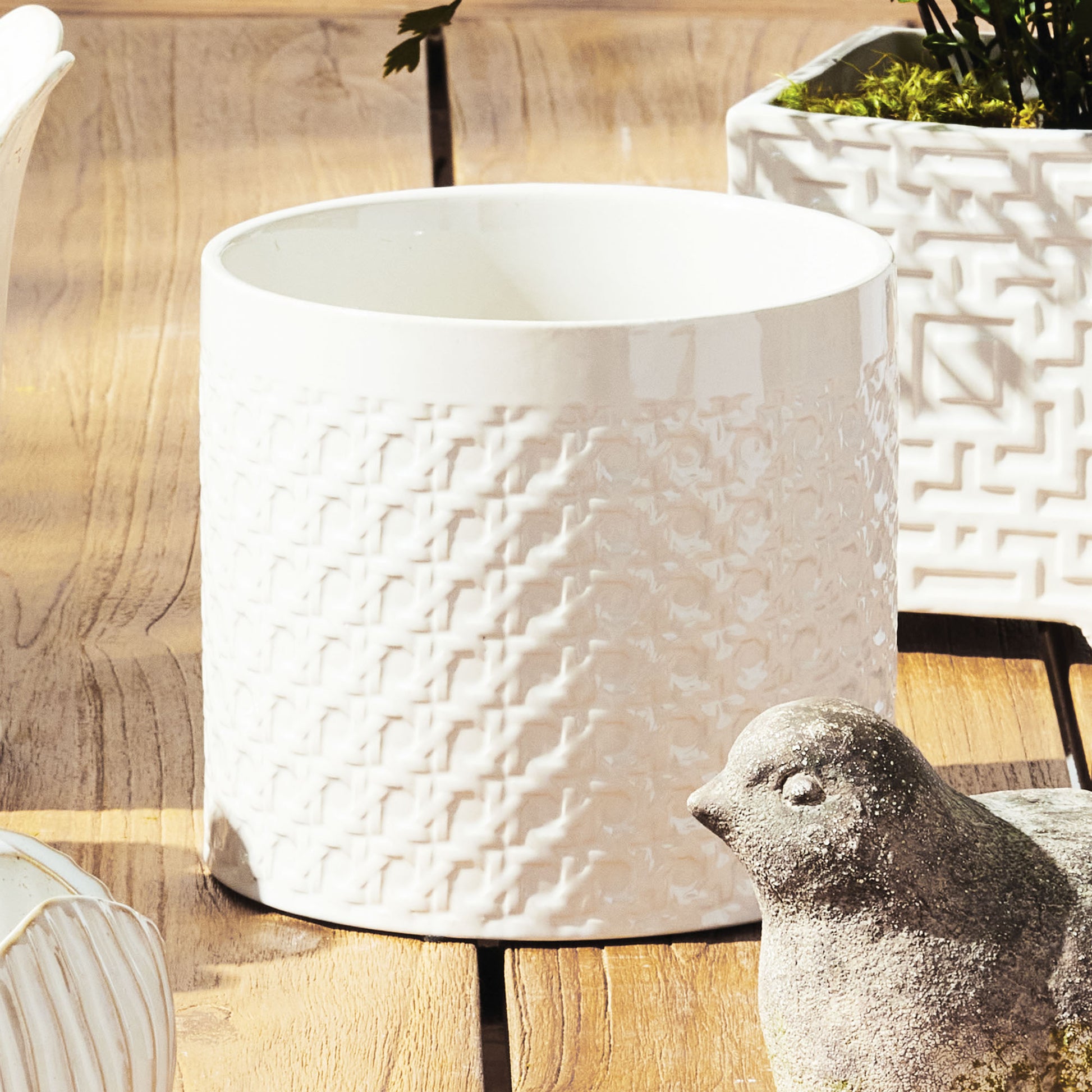 White lattice small round cachepot - stylish home accent (Image5).