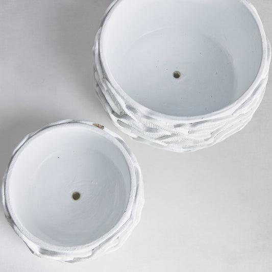 White petal concrete low pots (set of 2) - stylish home accent (Image2).