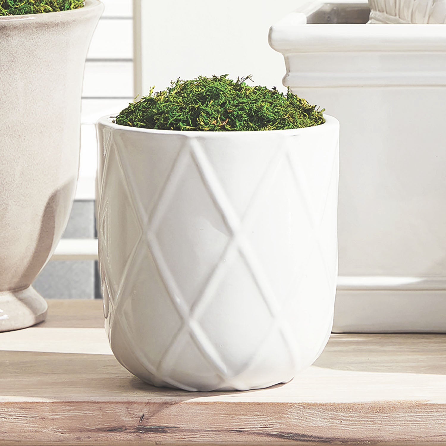 White reactive glaze ceramic outdoor pots (set of 3) - stylish home accent (Image2).