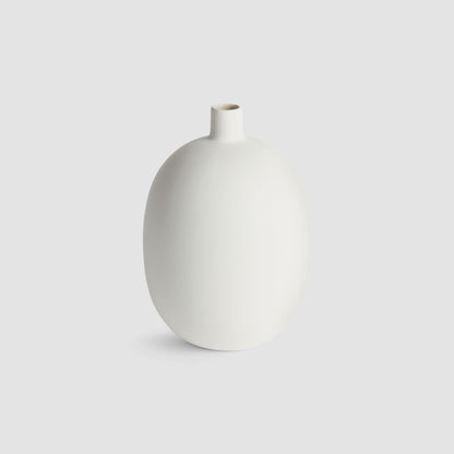 White stoneware small vase - stylish home accent (Image1).