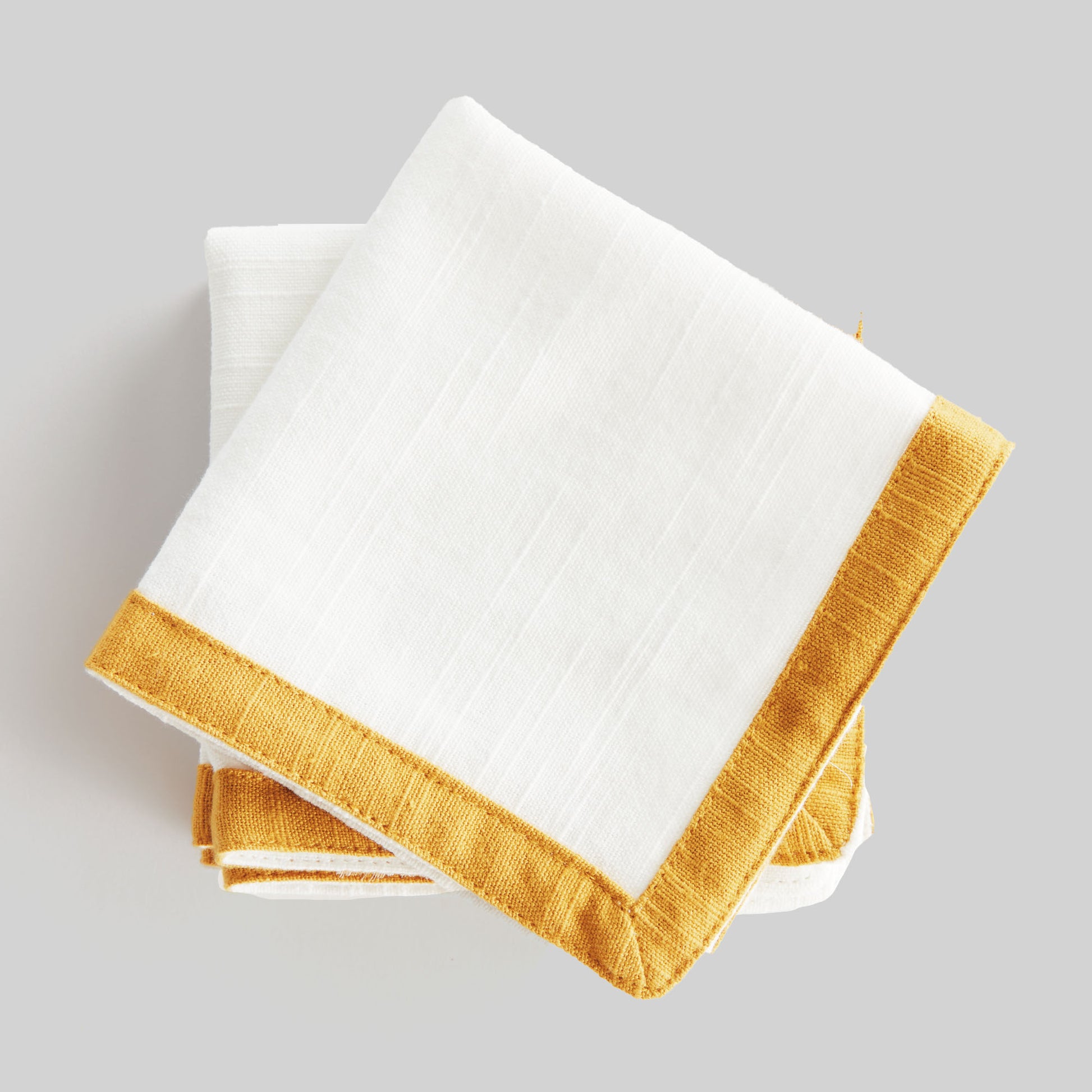 White with yellow honey border cotton cocktail napkins (set of 4) - stylish home accent (Image4).