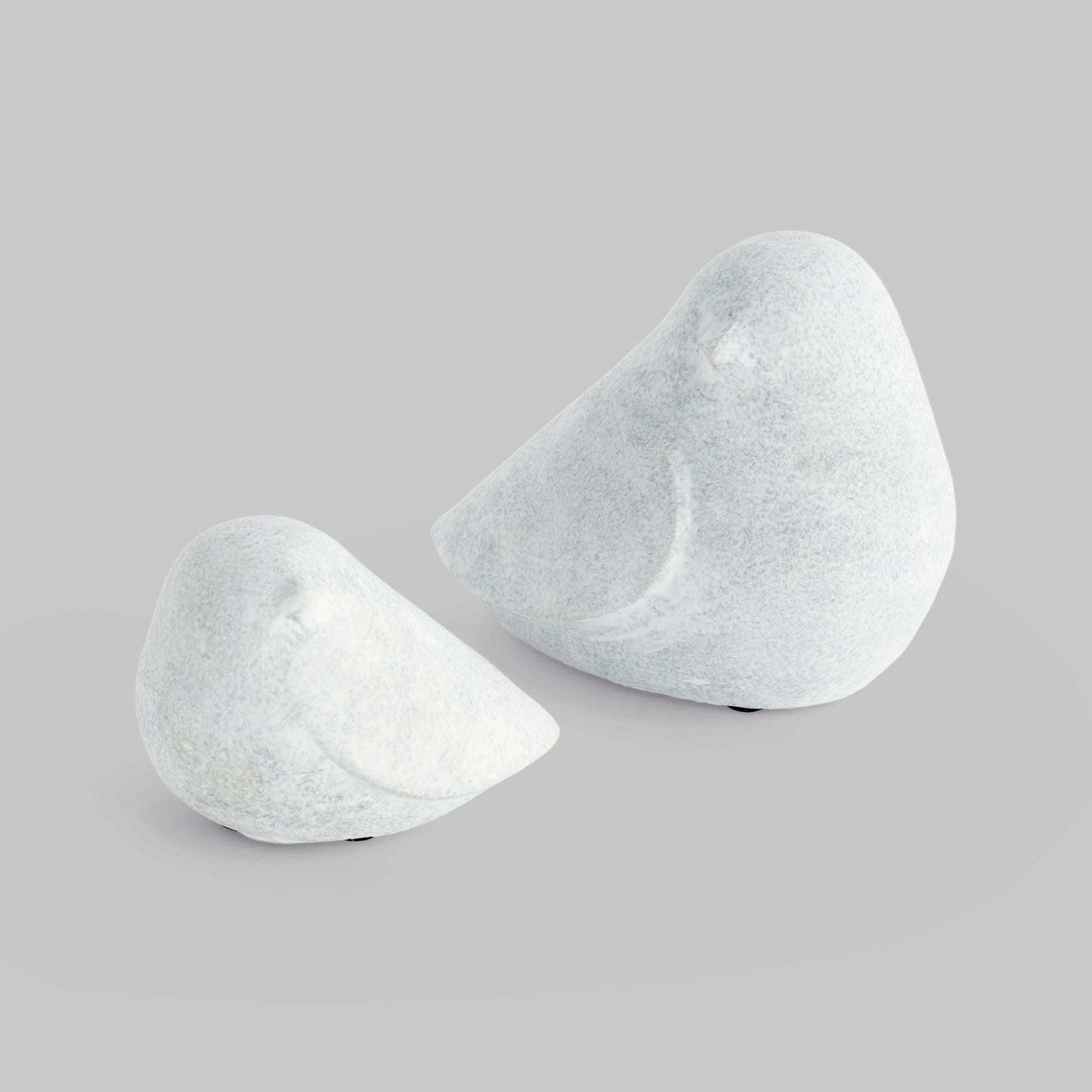 Whitewash concrete bird sculptures (set of 2) - stylish home accent (Image1).