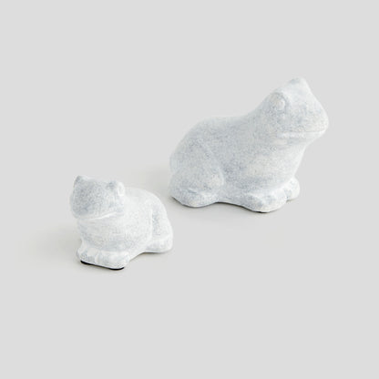 Whitewash concrete frog sculptures (set of 2) - stylish home accent (Image3).
