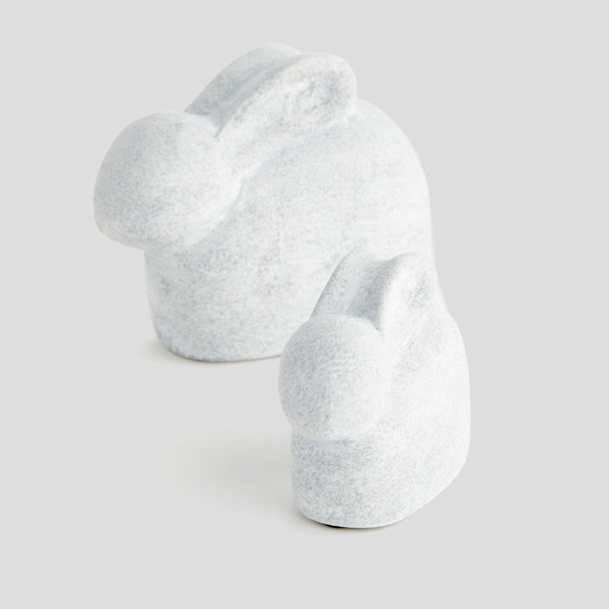 Whitewash concrete rabbit sculptures (set of 2) - stylish home accent (Image3).
