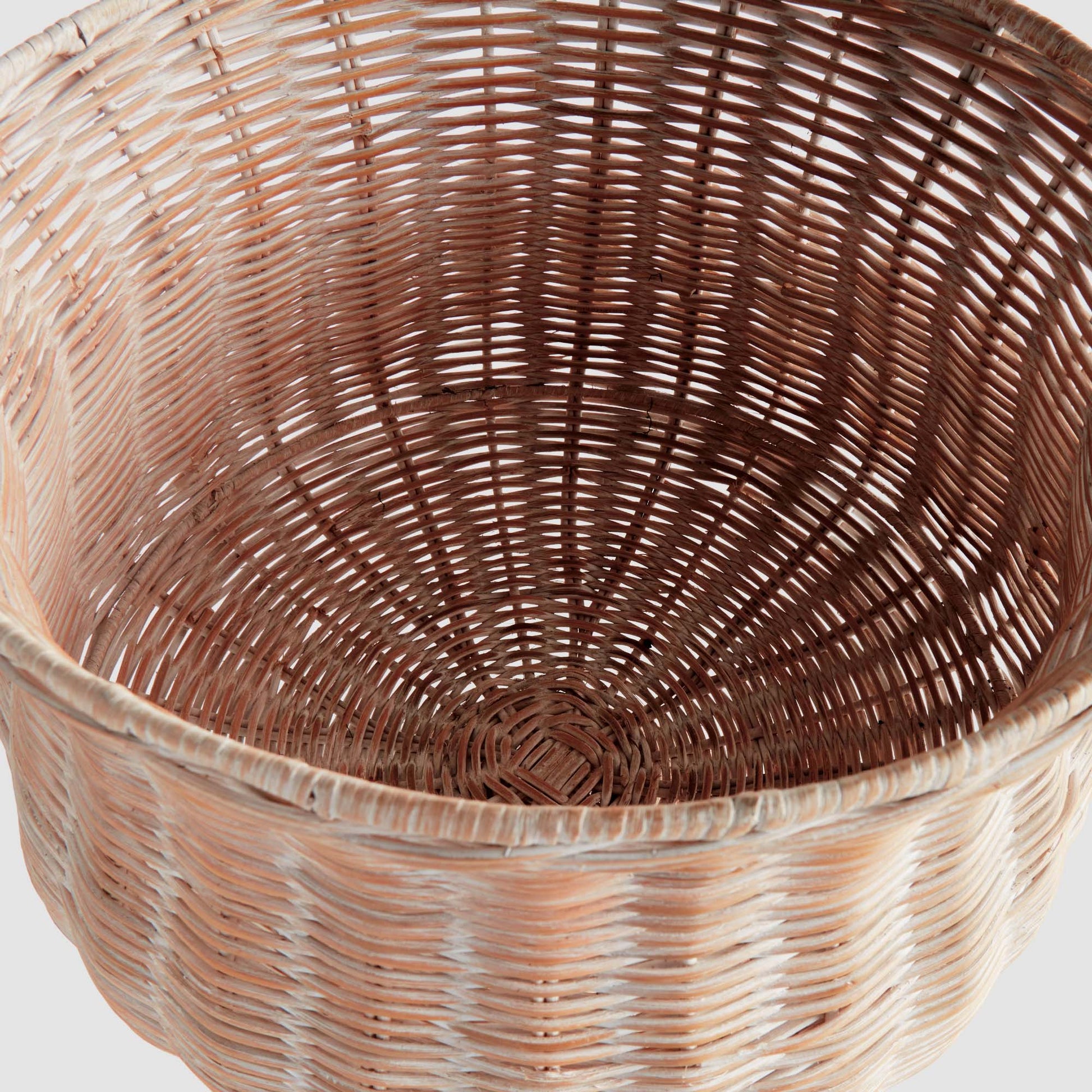 Whitewash rattan footed urn - stylish home accent (Image4).