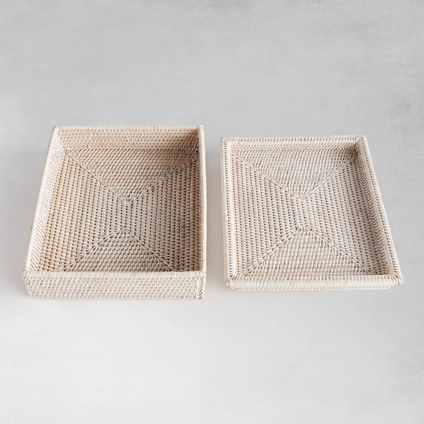 Whitewash rattan lidded letter box - stylish home accent (Image4).