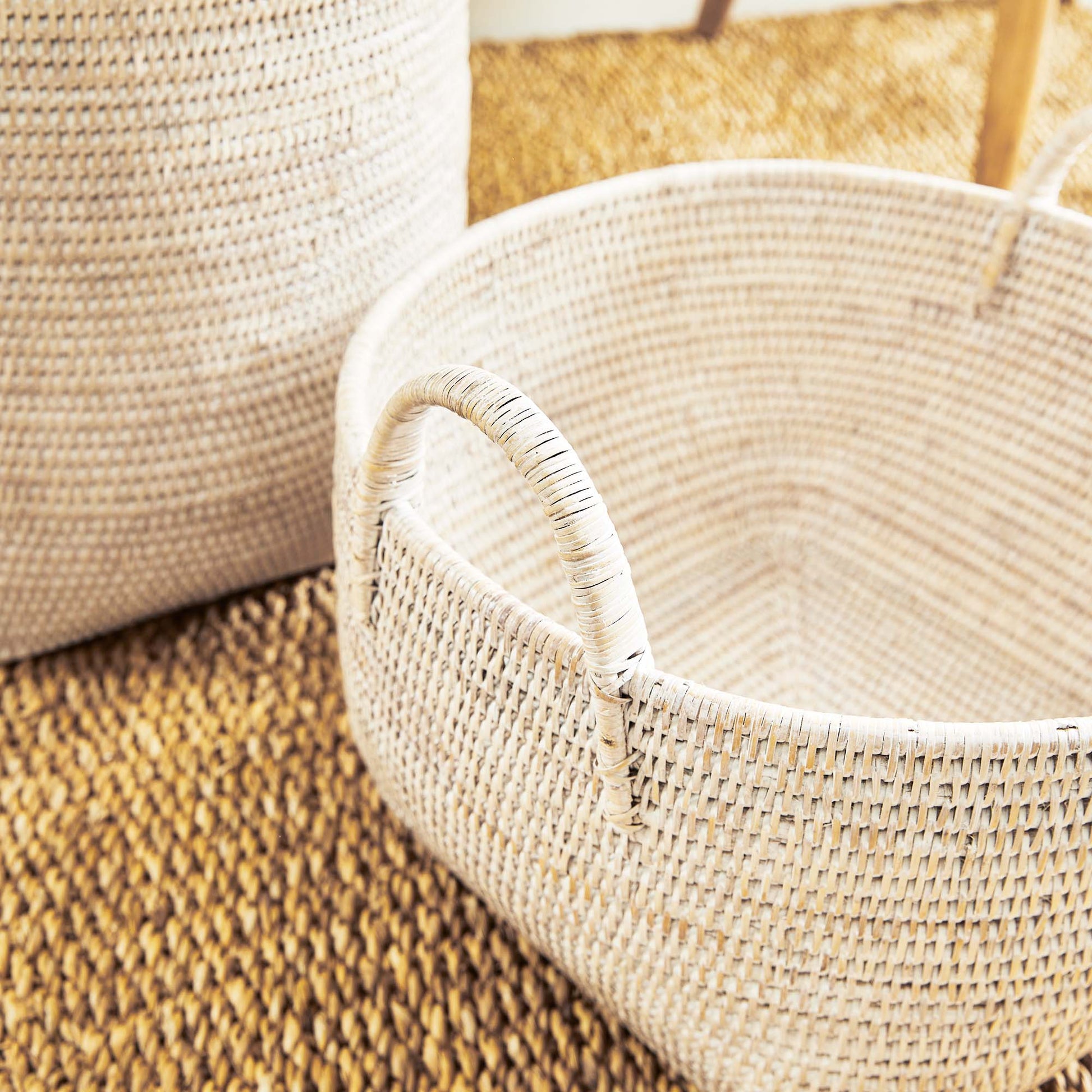 Whitewash rattan orchard baskets (set of 2) - stylish home accent (Image5).