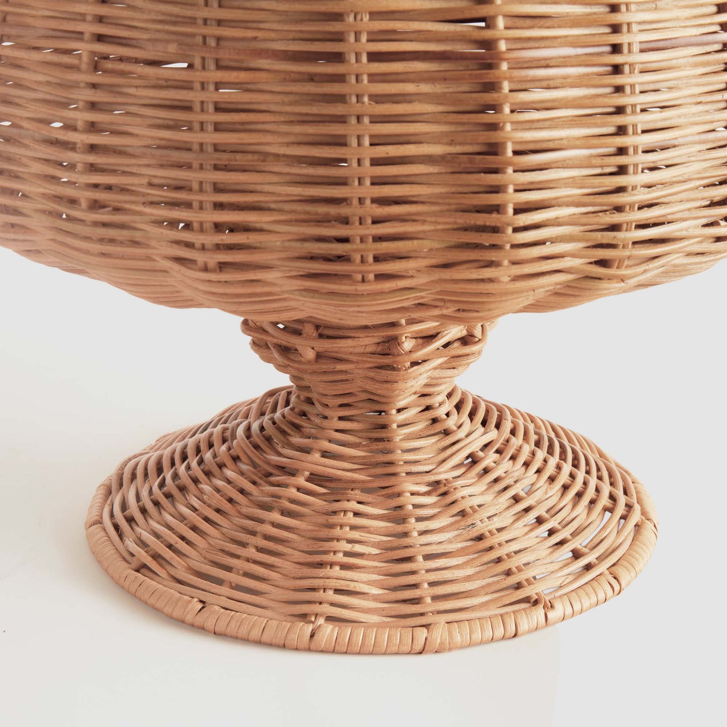 Wide rattan footed urn - stylish home accent (Image3).