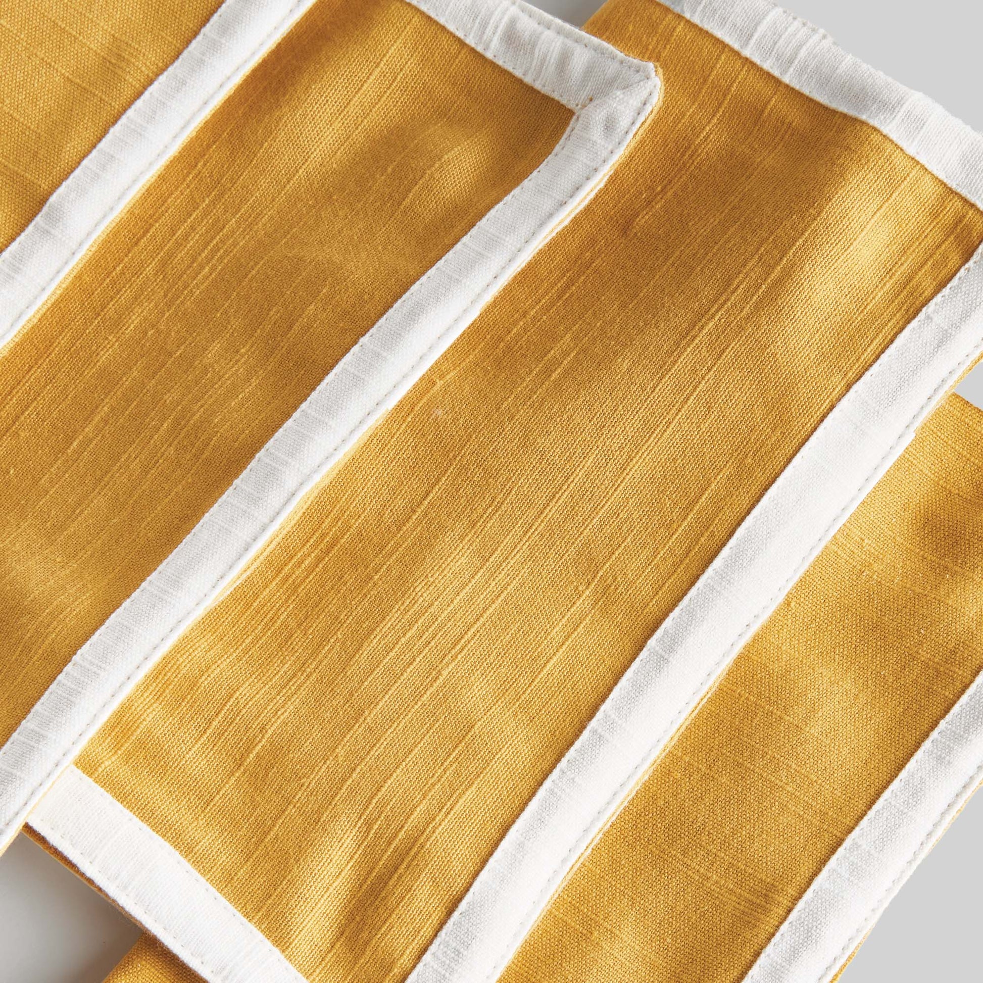 Yellow honey with white border cotton cocktail napkins (set of 4) - stylish home accent (Image3).