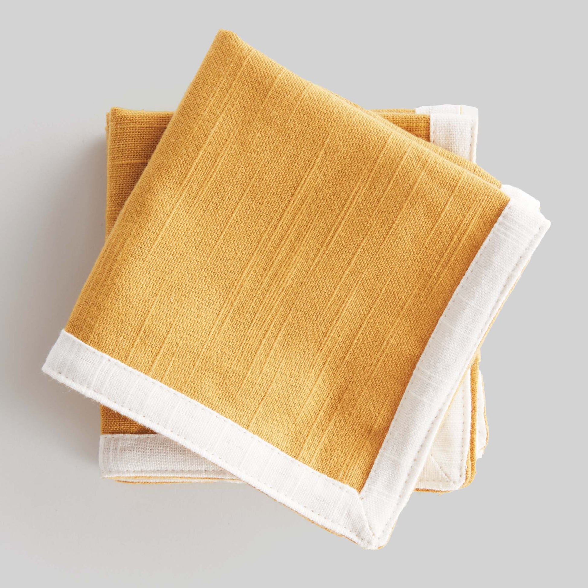 Yellow honey with white border cotton cocktail napkins (set of 4) - stylish home accent (Image4).